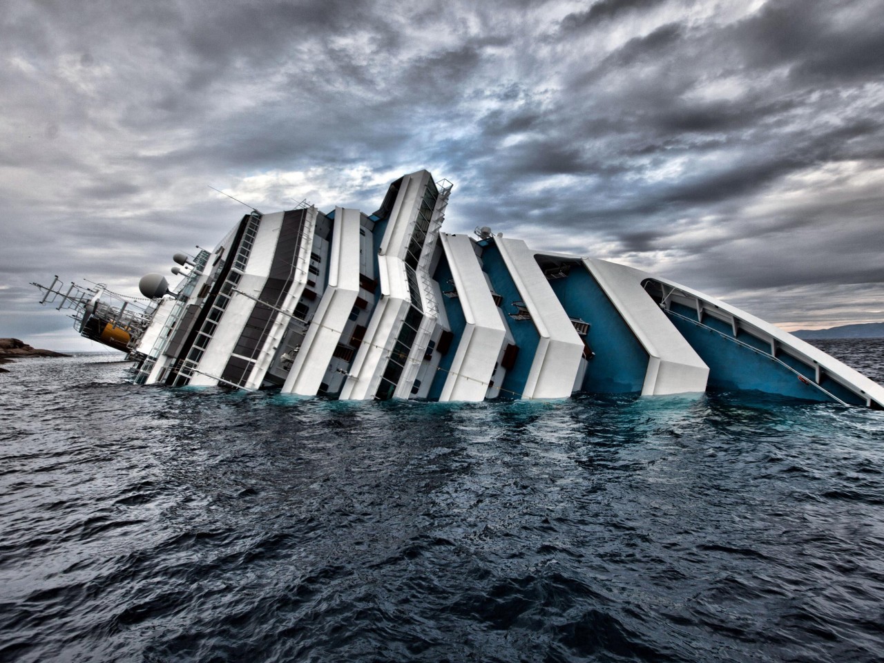 Costa-Concordia-Clean