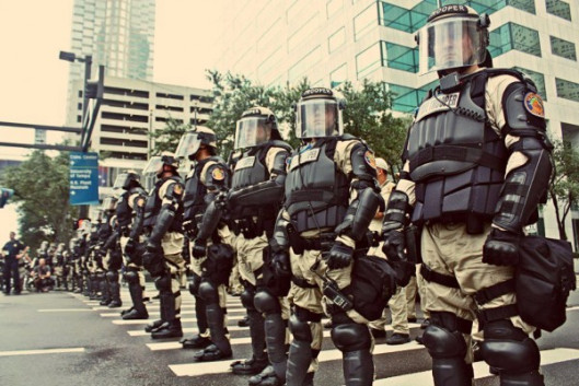 Ett av många felsteg som leder samhället på vägen till förfall