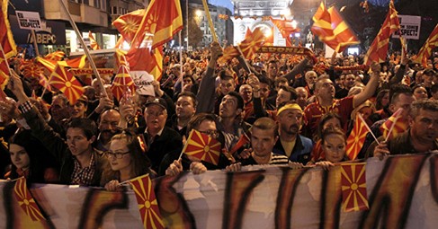 Längre Bort - Utanför