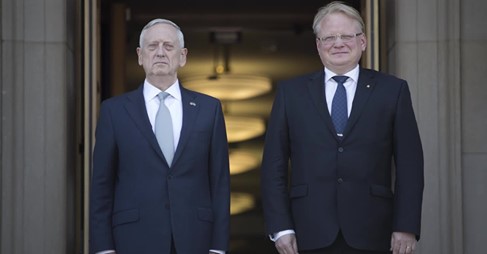 Violblyg Försvarsministerfråga