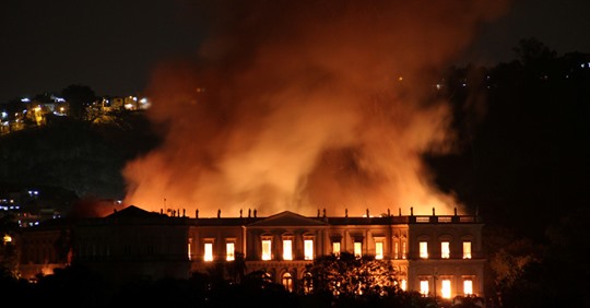 Djupt Rotat Destruktivt Beteende