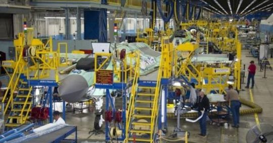 Kinesiska Delar & Amerikanska Vapen