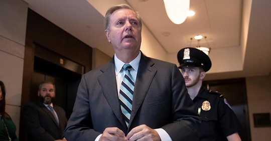 Lindsey Förargar Demokrater