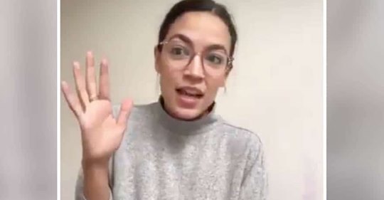 AOC Skjuter Högt Över Djupet