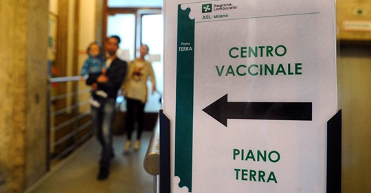 Osmickrande Med Öppning