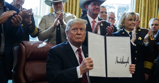 Militärt Funna Pengar