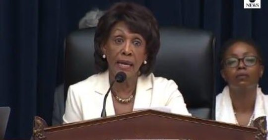 Mnuchin I Maxines Vatten