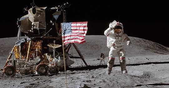 Hemliga Månoperationer