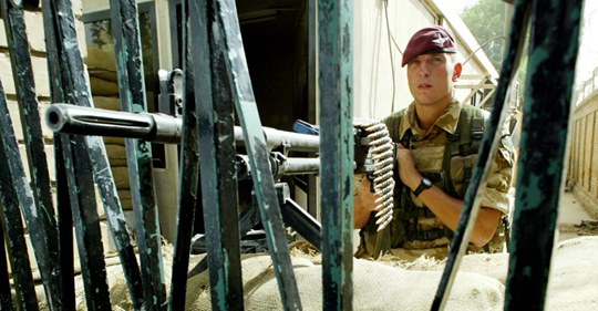 Osäkra Vita Gymnastikskor