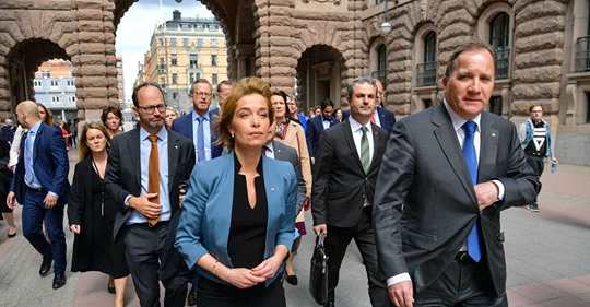 Rapport Om Den Politiska Kulissens Distraktioner