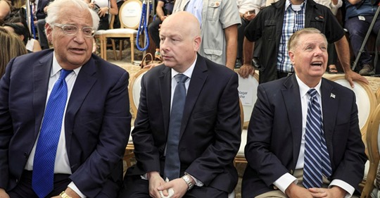 Haaretz Om Greenblatt