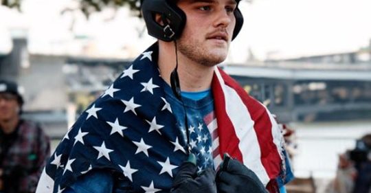 Otillräckligt Nazistiska Nazister