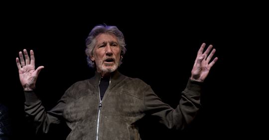 Roger Walters, Assange & Media