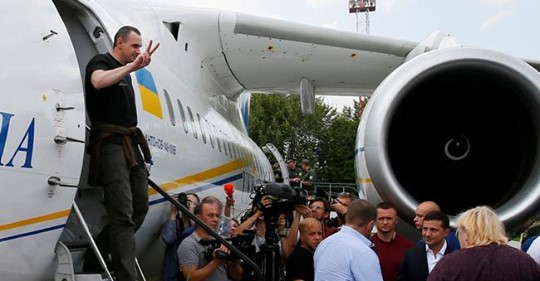 Trump Gratulerar Fångutväxlare