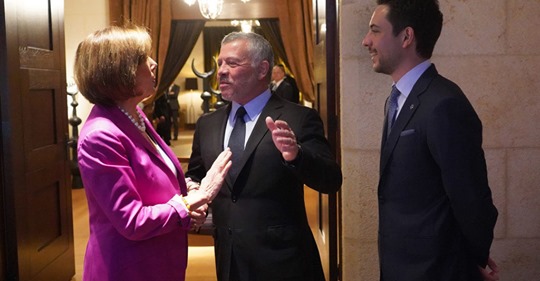 Pelosi & Schiff Hos Jordaniens Kung