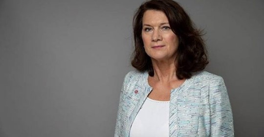 Statskuppsvälkomnande Linde