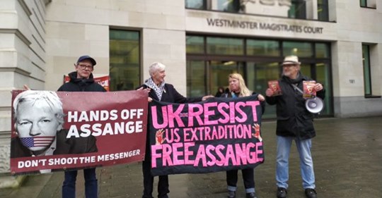 Trump Erbjuder Assange Benådning