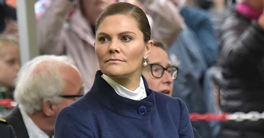 Prekär Kunglig Närvaro