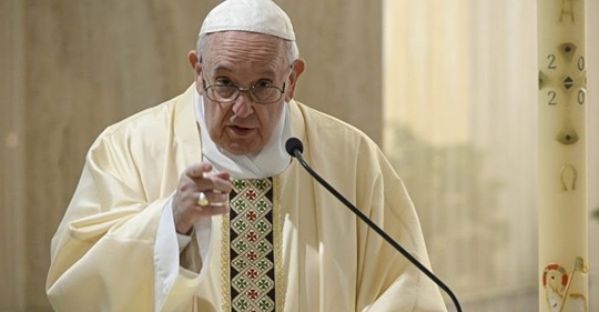 Påvens Gud Överger Trump