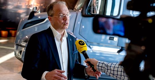 Volvo Rullar Dit Det Lutar