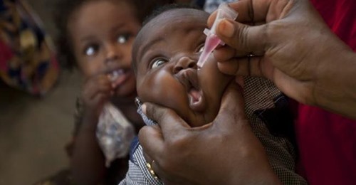 Poliospridande Vaccin Från Gates