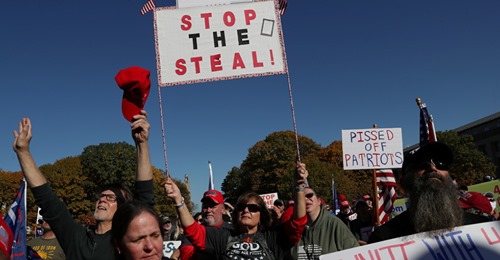 Trump Twittrar Om Chris Krebs