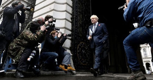 Boris Spelar För Vinst