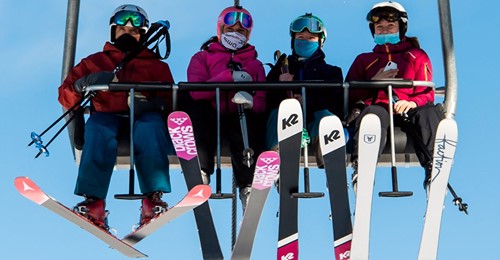 Schweiz Öppnar Skidbackar