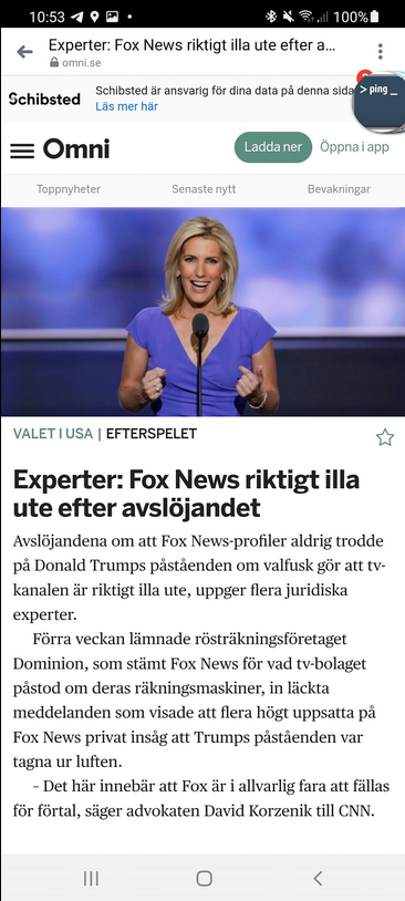 Fox Med Rävar Bakom Örat