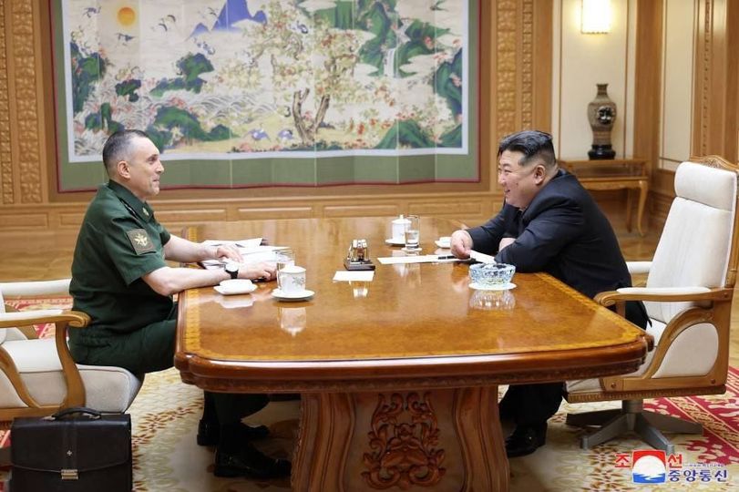 Rysk Militärdelegation Mottagen I Nordkorea