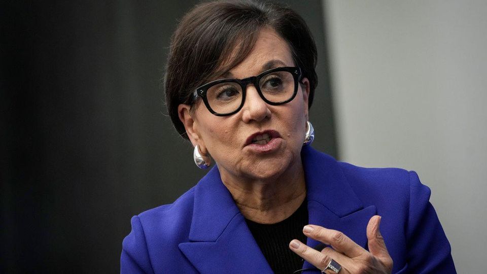 Sinande USA-Medel Till Ukraina