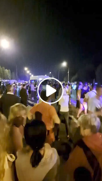 Invånarblockerade Vägar I Ukraina