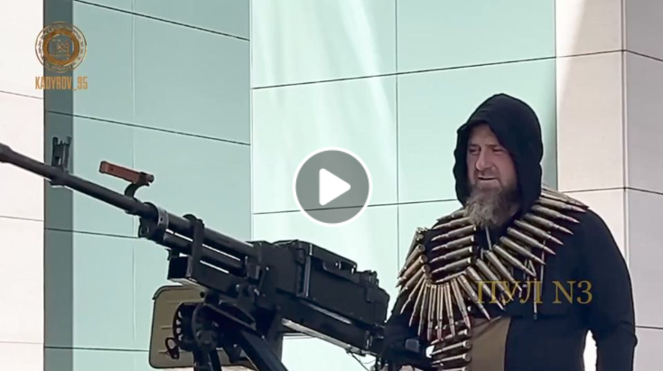 Kadyrov Mottar Maskingevärsbestyckad Cybertruck Från Musk