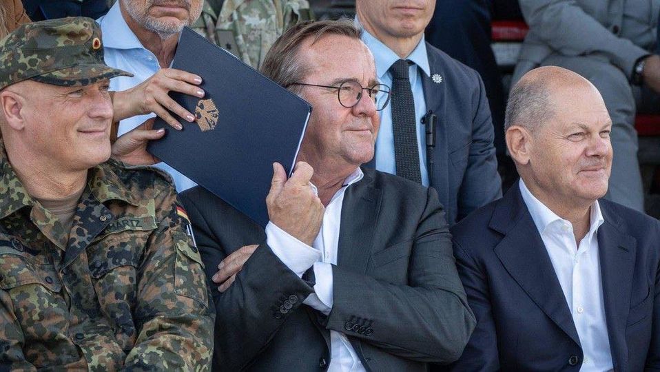 Ryska Varningar & Döva Öron