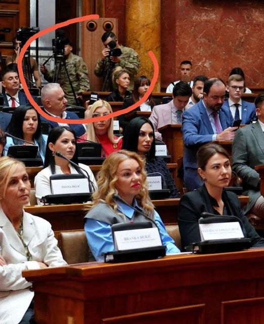 Soldatfilmat I Serbiska Parlamentet