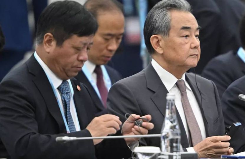 Kina Om Amerikanska Medeldistansrobotar I Filippinerna