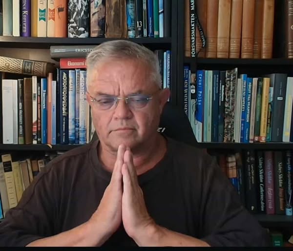 AI Med Djupt Fall & Allmänt Uppvaknande