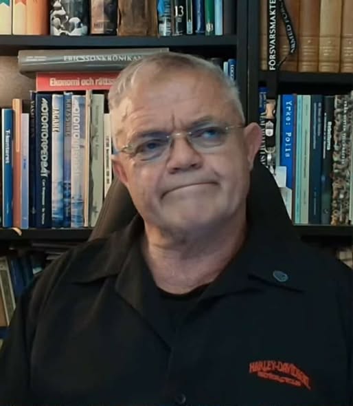 Skuggornas Symfoni: En Odyssé Genom Tidens Vävda Trådar – Den Sjätte Boken