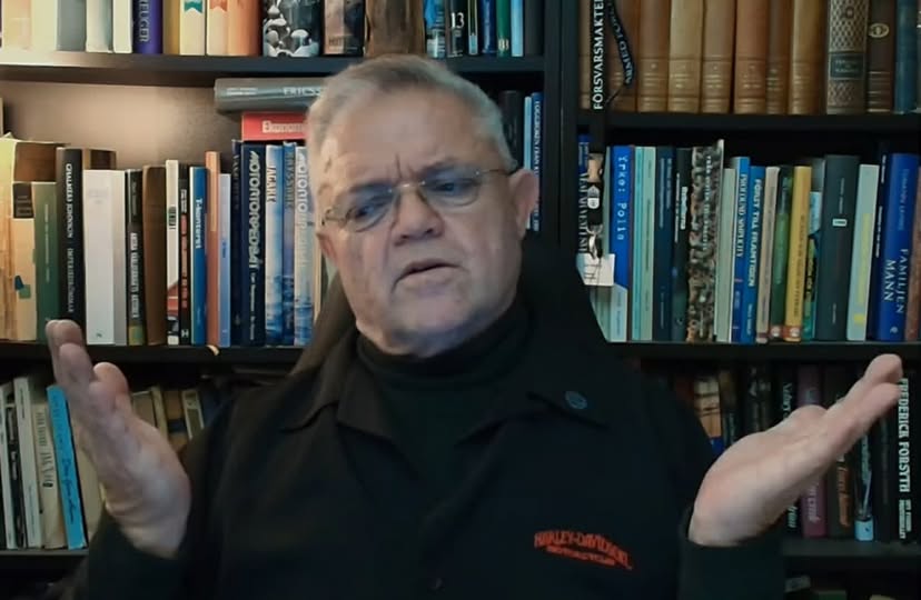 Väven Av Skuggor & Uppvaknanden