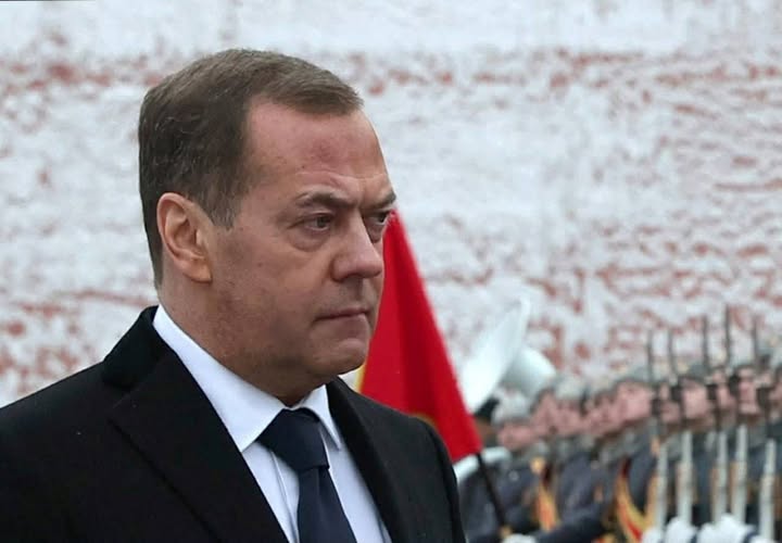 Medvedev Svarar TASS